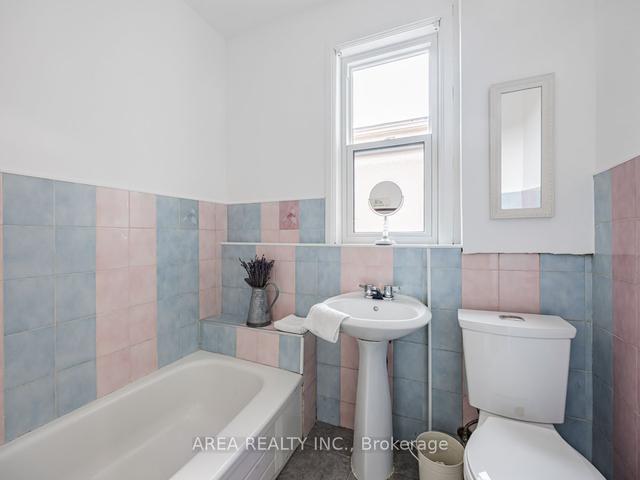231 Beatrice St, House attached with 4 bedrooms, 2 bathrooms and 1 parking in Toronto ON | Image 3