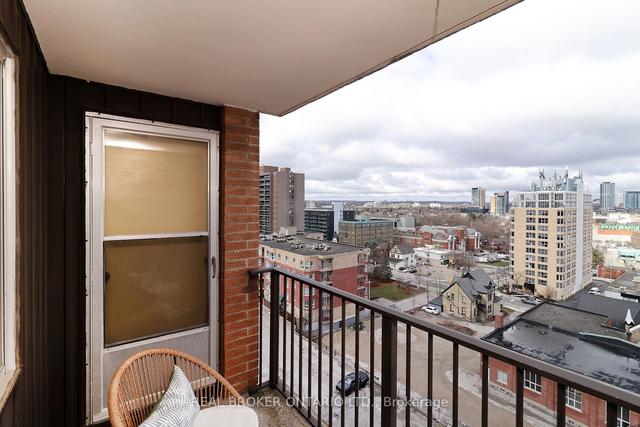 1005 - 64 Benton St, Condo with 1 bedrooms, 1 bathrooms and 0 parking in Kitchener ON | Image 2