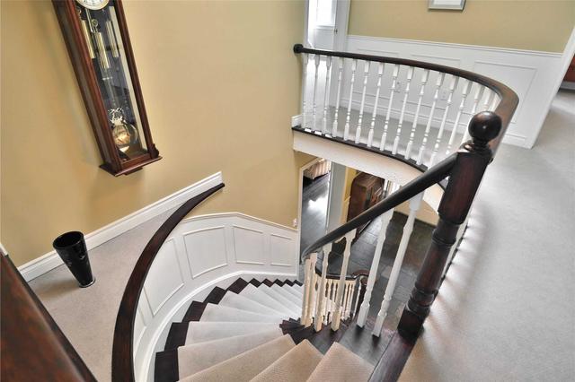1833 Melody Dr, House detached with 4 bedrooms, 4 bathrooms and 4 parking in Mississauga ON | Image 2