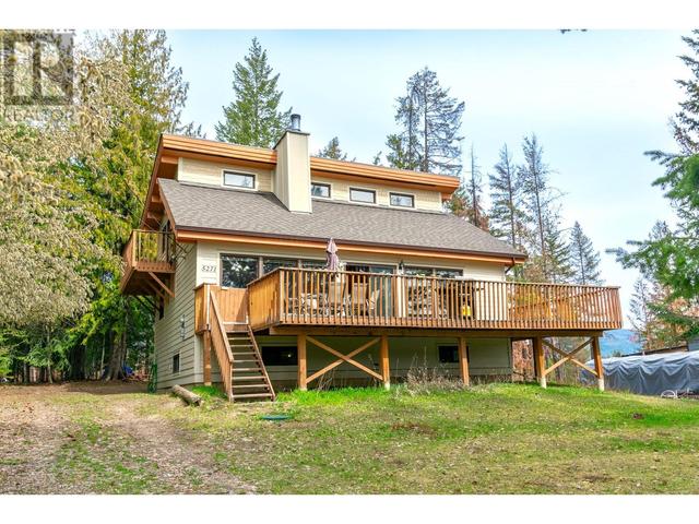 5271 Meadow Creek Crescent, House detached with 3 bedrooms, 2 bathrooms and 4 parking in Columbia Shuswap F BC | Image 1