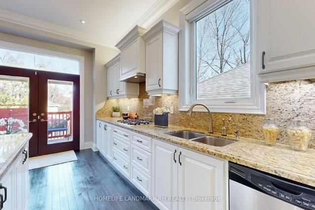 208 Joicey Blvd, House detached with 4 bedrooms, 5 bathrooms and 5 parking in Toronto ON | Image 2