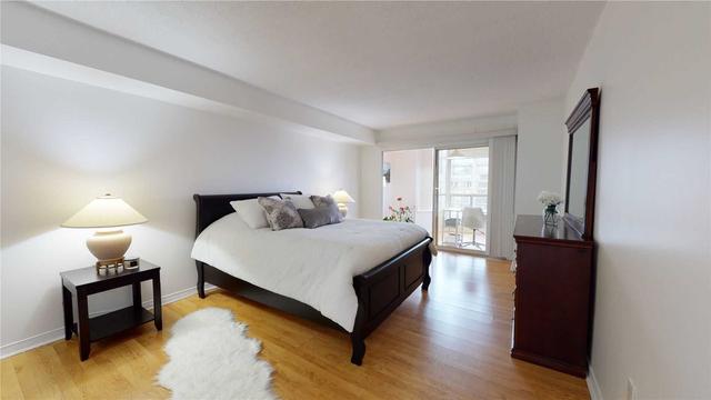 711 - 175 Cedar Ave, Condo with 2 bedrooms, 2 bathrooms and 1 parking in Richmond Hill ON | Image 3