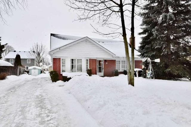 9 Lakeview Cres, House detached with 4 bedrooms, 2 bathrooms and 5 parking in Barrie ON | Image 12