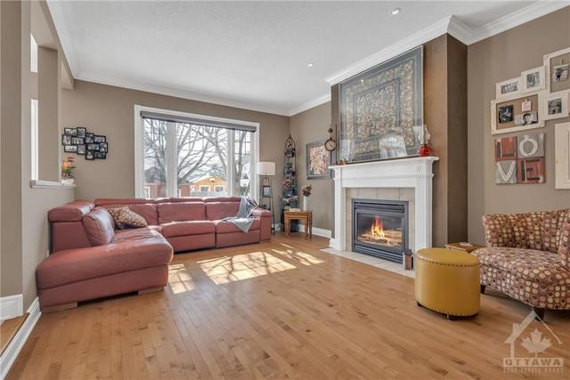 16 Kyle Avenue, House detached with 4 bedrooms, 4 bathrooms and 9 parking in Ottawa ON | Image 8