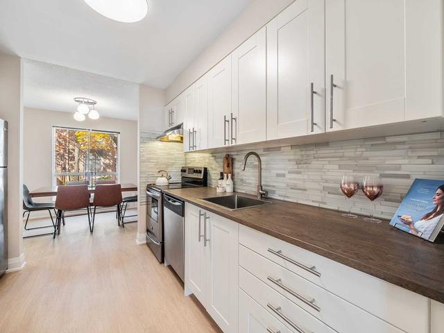 14 Rock Fern Way, Townhouse with 3 bedrooms, 2 bathrooms and 1 parking in Toronto ON | Image 3