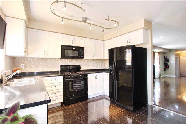 7227 Para Pl, House semidetached with 3 bedrooms, 3 bathrooms and 3 parking in Mississauga ON | Image 6
