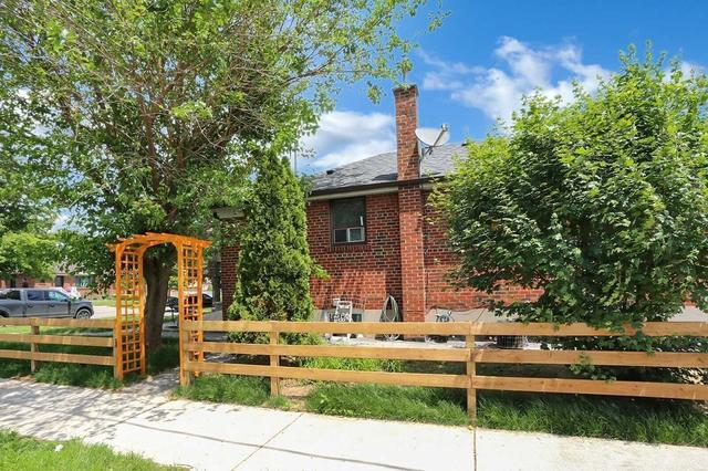 upper - 37 Silvercrest Ave, House detached with 2 bedrooms, 1 bathrooms and 1 parking in Toronto ON | Image 20