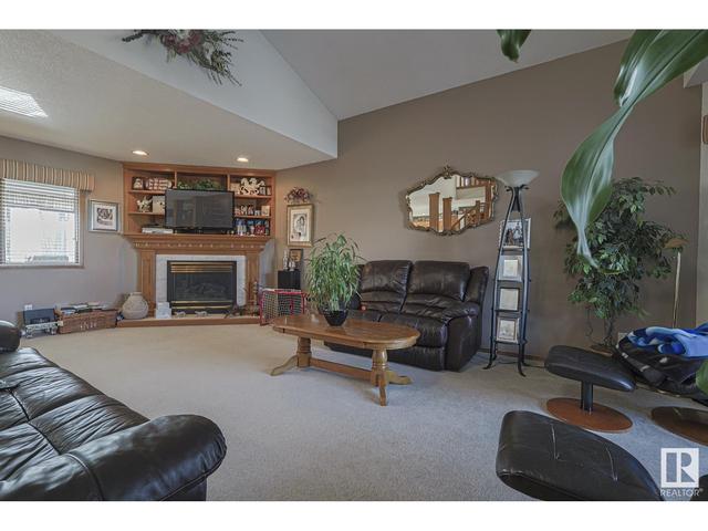 11415 9 Av Nw, House detached with 4 bedrooms, 3 bathrooms and null parking in Edmonton AB | Image 3