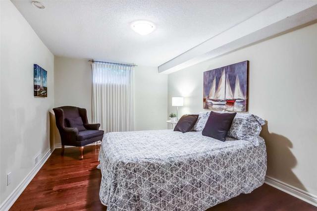 1256 Nathaniel Cres, House detached with 2 bedrooms, 2 bathrooms and 6 parking in Burlington ON | Image 26