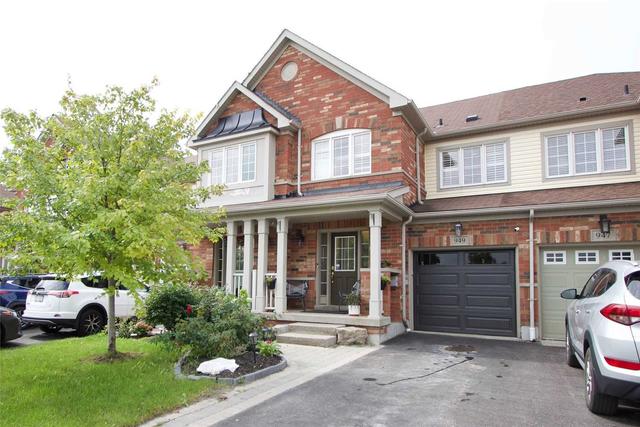 949 Fetchison Dr, House attached with 3 bedrooms, 3 bathrooms and 3 parking in Oshawa ON | Image 12