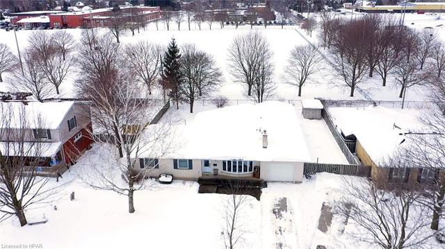 221 Pryde Boulevard, House detached with 4 bedrooms, 2 bathrooms and 5 parking in South Huron ON | Image 2