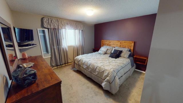 7558 Columbia Avenue, House detached with 4 bedrooms, 2 bathrooms and 2 parking in Radium Hot Springs BC | Image 13