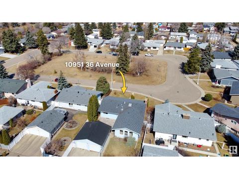 10951 36 Av Nw, House detached with 3 bedrooms, 1 bathrooms and null parking in Edmonton AB | Card Image