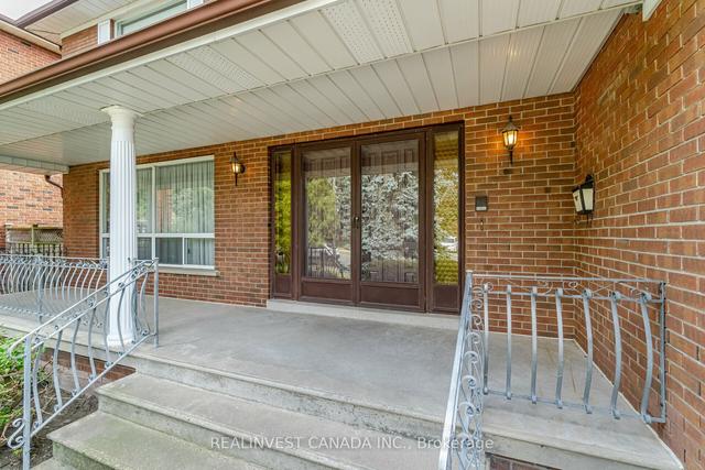 95 Hallsport Cres, House detached with 5 bedrooms, 5 bathrooms and 6 parking in Toronto ON | Image 34