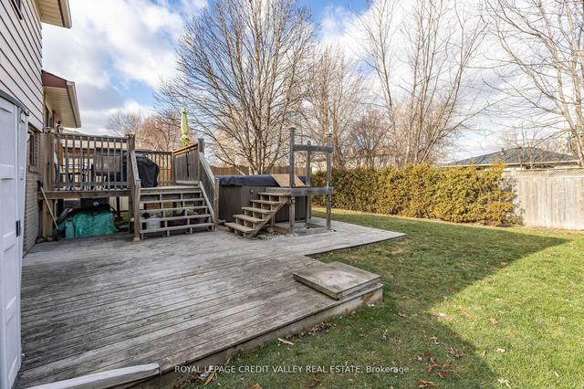 13 Castlemore Dr, House detached with 3 bedrooms, 2 bathrooms and 5 parking in Brampton ON | Image 16