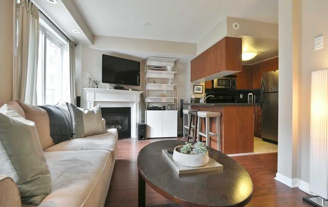 th 1011 - 18 Laidlaw St, Townhouse with 2 bedrooms, 2 bathrooms and 1 parking in Toronto ON | Image 18