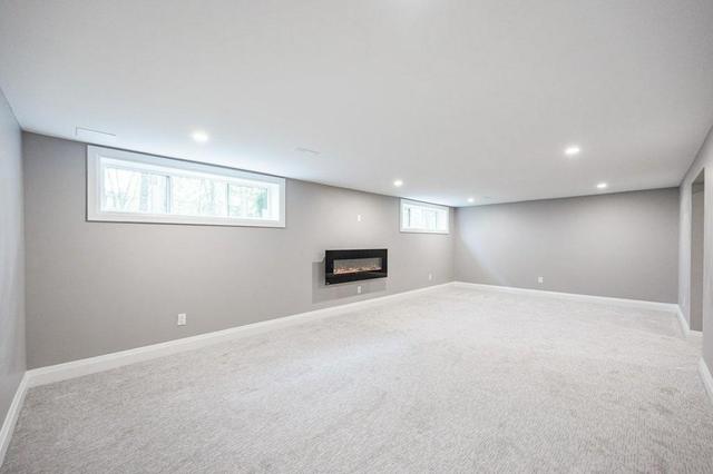 2120 Maplewood Dr, House detached with 2 bedrooms, 4 bathrooms and 3 parking in Burlington ON | Image 25
