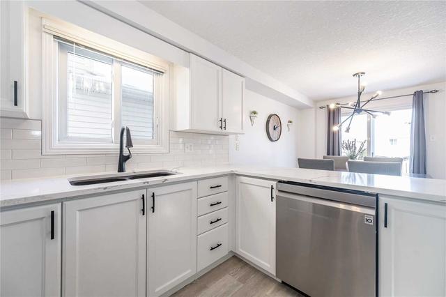 947 Atlantic Blvd, House detached with 3 bedrooms, 3 bathrooms and 3 parking in Waterloo ON | Image 3