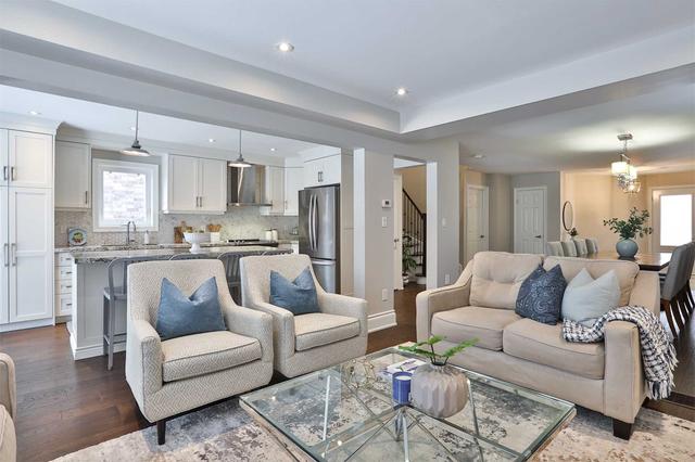 107 Purcell Cres, House detached with 4 bedrooms, 4 bathrooms and 5 parking in Vaughan ON | Image 6