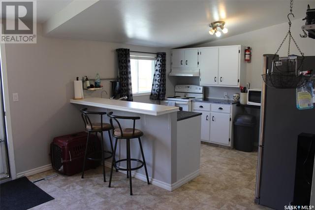 116 Ash Avenue N, House detached with 4 bedrooms, 2 bathrooms and null parking in Eastend SK | Image 2