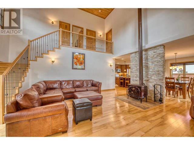 7390 Fintry Delta Road, House detached with 3 bedrooms, 3 bathrooms and 8 parking in Central Okanagan West BC | Image 7