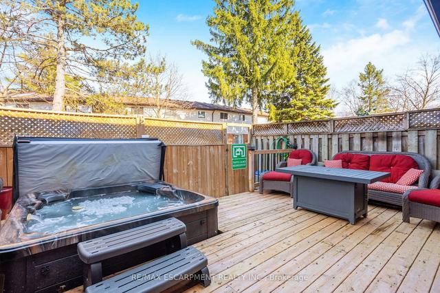 165 Kingham Rd, Townhouse with 3 bedrooms, 2 bathrooms and 1 parking in Halton Hills ON | Image 21