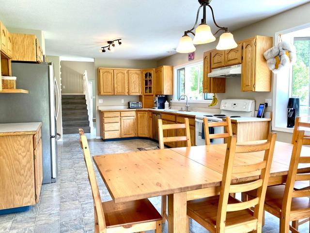 11325 Granby Road, House detached with 4 bedrooms, 3 bathrooms and null parking in Kootenay Boundary D BC | Image 23
