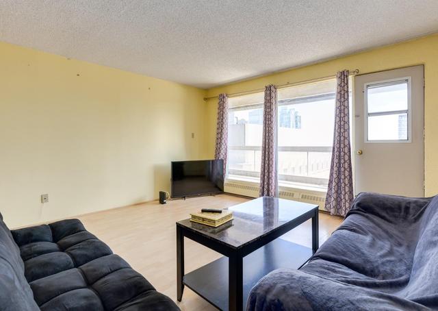 2207 - 221 6 Avenue Se, Condo with 1 bedrooms, 1 bathrooms and 1 parking in Calgary AB | Card Image