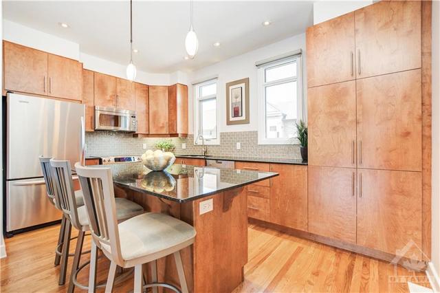 51 Evelyn Avenue, Townhouse with 2 bedrooms, 3 bathrooms and 2 parking in Ottawa ON | Image 17