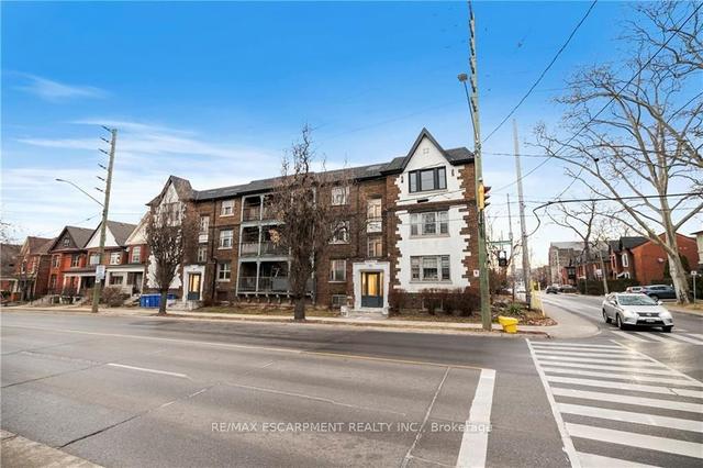 1 - 312 Aberdeen Ave, Condo with 2 bedrooms, 1 bathrooms and 0 parking in Hamilton ON | Image 1