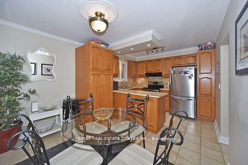 539 Brentwood Ave, House detached with 3 bedrooms, 2 bathrooms and 5 parking in Oshawa ON | Image 11