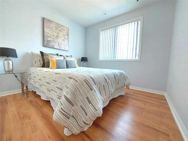 6 - 6 Cox Blvd, Townhouse with 4 bedrooms, 3 bathrooms and 2 parking in Markham ON | Image 3