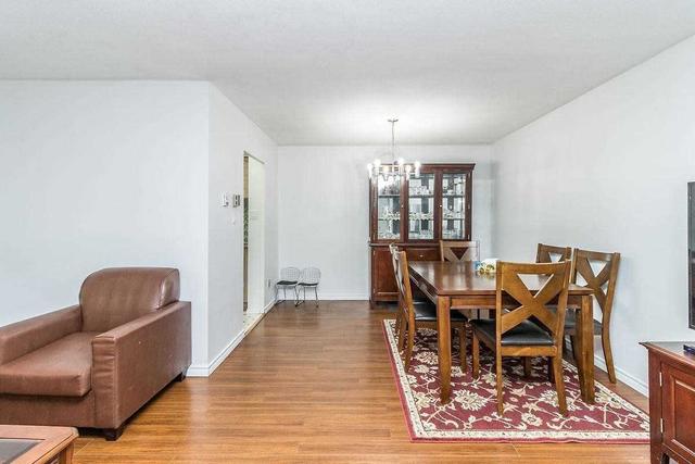 322 - 2645 Jane St, Condo with 3 bedrooms, 2 bathrooms and 1 parking in Toronto ON | Image 2