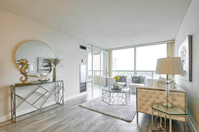 1702 - 330 Alton Towers Circ, Condo with 2 bedrooms, 2 bathrooms and 1 parking in Toronto ON | Image 6