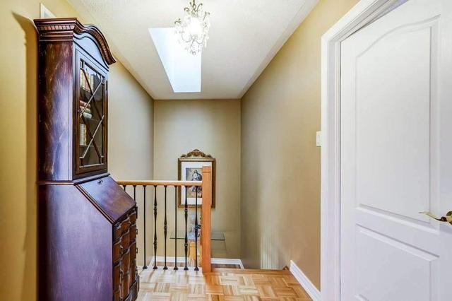15 Dylan St, House detached with 4 bedrooms, 4 bathrooms and 6 parking in Vaughan ON | Image 19
