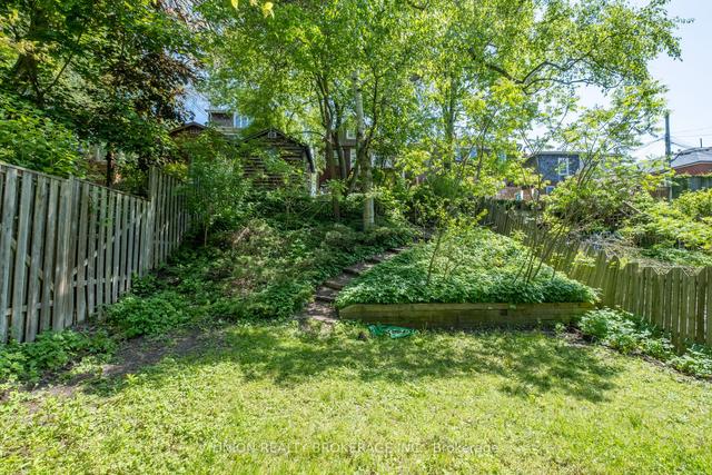 18 Heyworth Cres, House detached with 4 bedrooms, 3 bathrooms and 3 parking in Toronto ON | Image 25