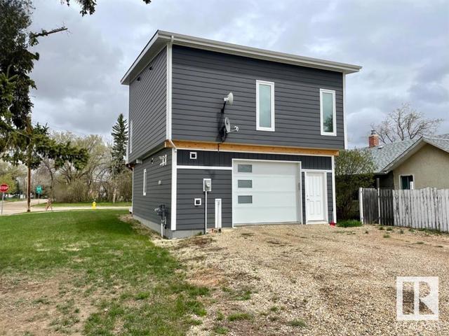 5139 55 Av, House detached with 2 bedrooms, 2 bathrooms and null parking in Viking AB | Image 15