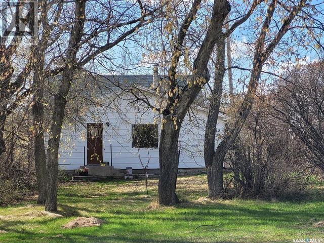 218 5th Street, House detached with 5 bedrooms, 1 bathrooms and null parking in Plunkett SK | Image 19