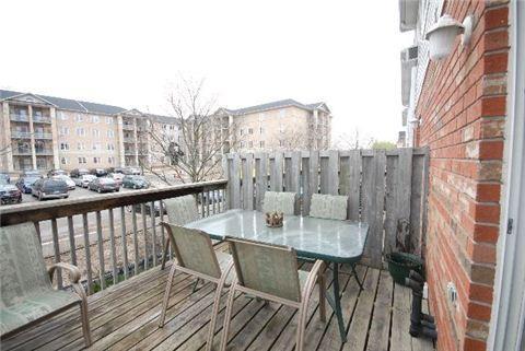 1055 Gordon St, Townhouse with 3 bedrooms, 3 bathrooms and 1 parking in Guelph ON | Image 6