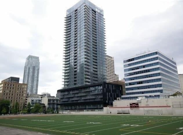 1511 - 30 Roehampton Ave, Condo with 1 bedrooms, 1 bathrooms and 1 parking in Toronto ON | Image 1
