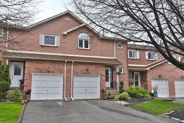 1215 Cottonwood Cres, House attached with 3 bedrooms, 3 bathrooms and 1 parking in Oakville ON | Image 1