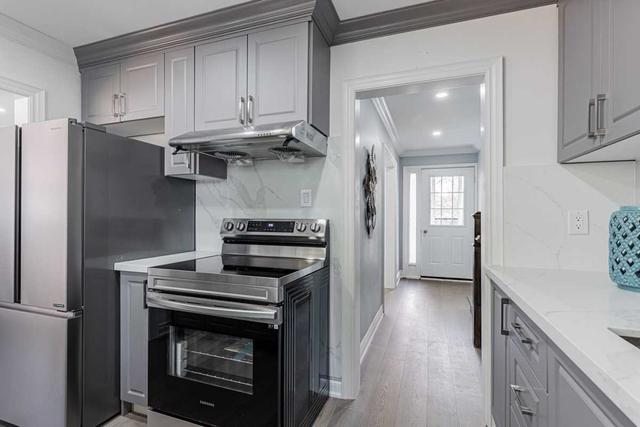 78 Lowcrest Blvd, House detached with 4 bedrooms, 3 bathrooms and 4 parking in Toronto ON | Image 5