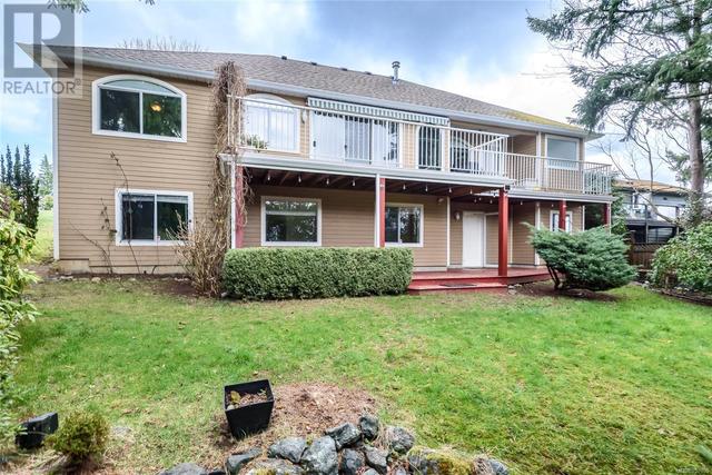 1115 Evergreen Ave, House detached with 5 bedrooms, 3 bathrooms and 2 parking in Courtenay BC | Image 46