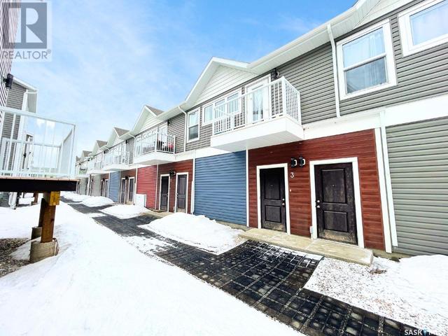 3 - 401 L Avenue S, House attached with 2 bedrooms, 1 bathrooms and null parking in Saskatoon SK | Image 1