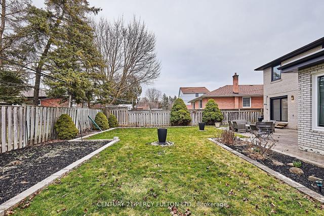 40 Monarchwood Cres, House detached with 3 bedrooms, 4 bathrooms and 5 parking in Toronto ON | Image 21