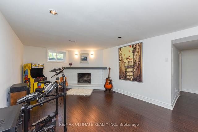 19 Allonsius Dr, House detached with 3 bedrooms, 3 bathrooms and 5 parking in Toronto ON | Image 19