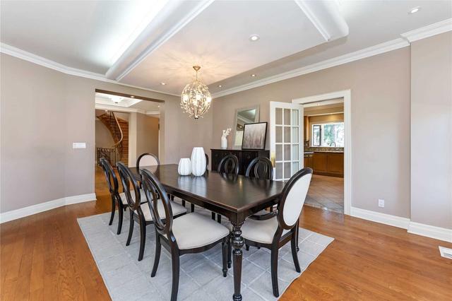 62 Yorkleigh Ave, House detached with 4 bedrooms, 5 bathrooms and 9 parking in Toronto ON | Image 2