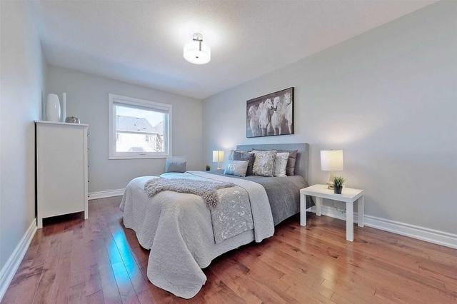 2355 Pilgrim Sq, House detached with 4 bedrooms, 4 bathrooms and 4 parking in Oshawa ON | Image 14