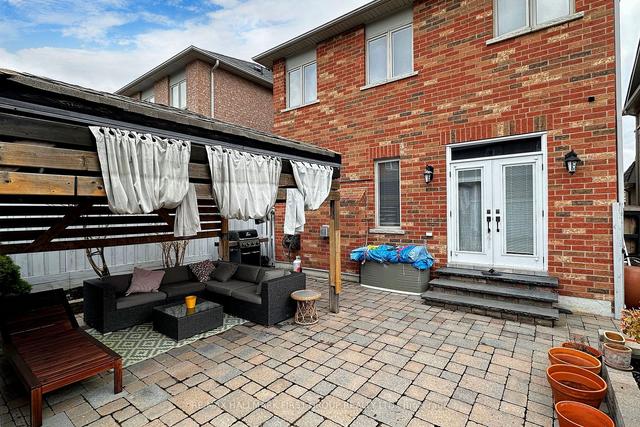 122 Canada Dr, House detached with 3 bedrooms, 4 bathrooms and 3 parking in Vaughan ON | Image 32