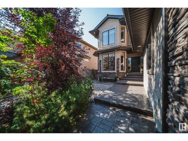 5537 Mcluhan Bl Nw, House detached with 6 bedrooms, 5 bathrooms and 6 parking in Edmonton AB | Image 2